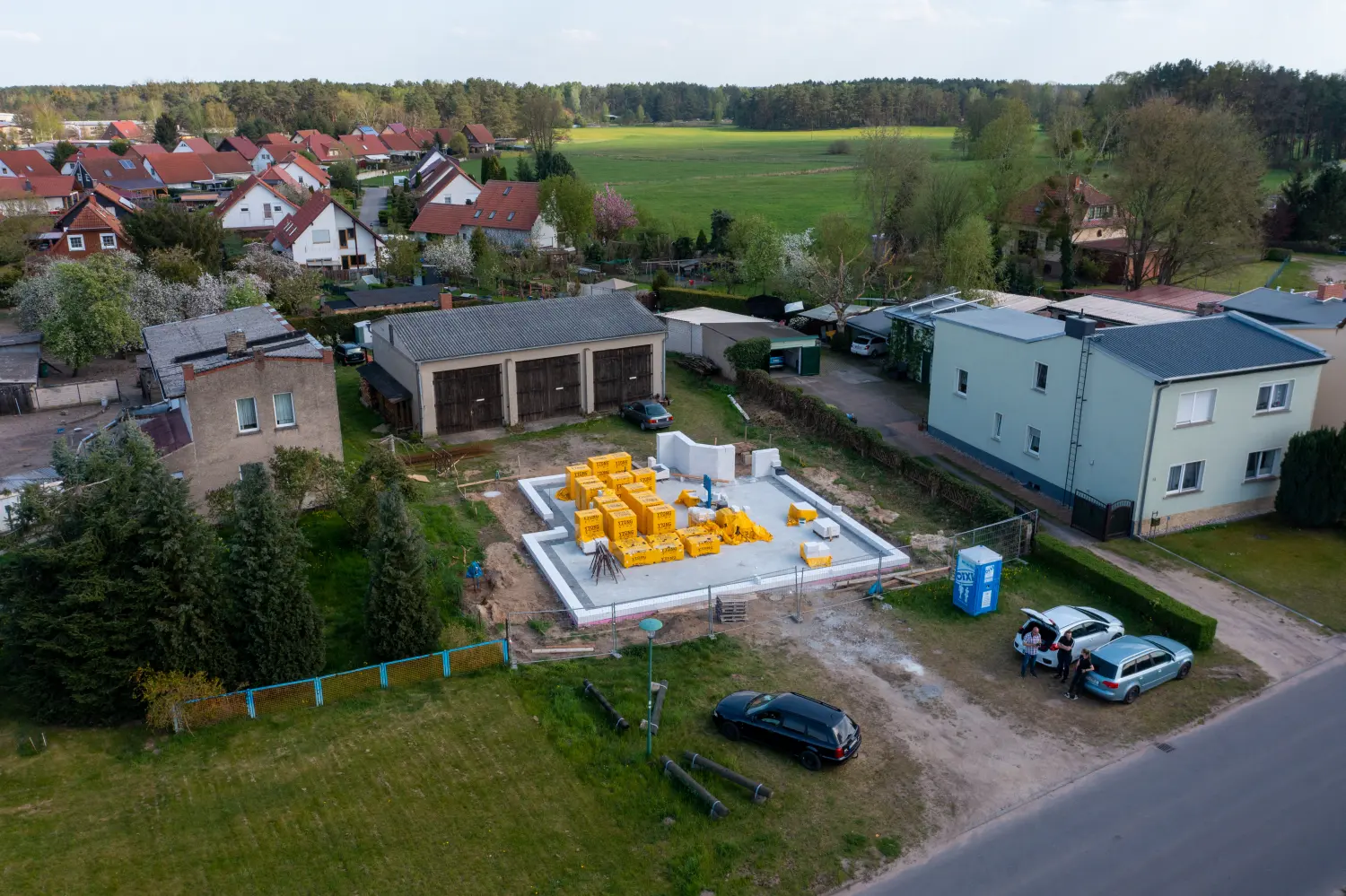 Drohnenblick, Luftbildaufnahme einer Baustelle