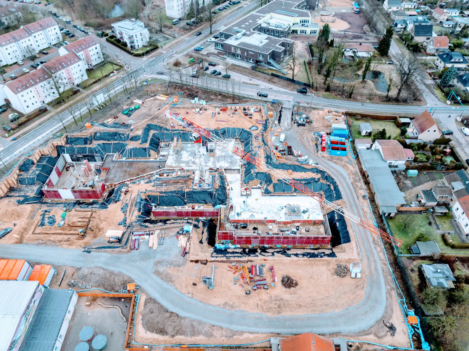 Drohnenblick, Luftbildaufnahme einer Baustelle