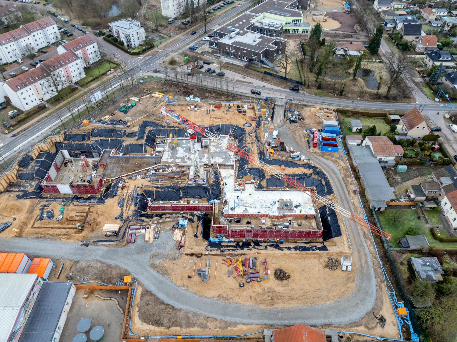 Drohnenblick, Luftbildaufnahme einer Baustelle