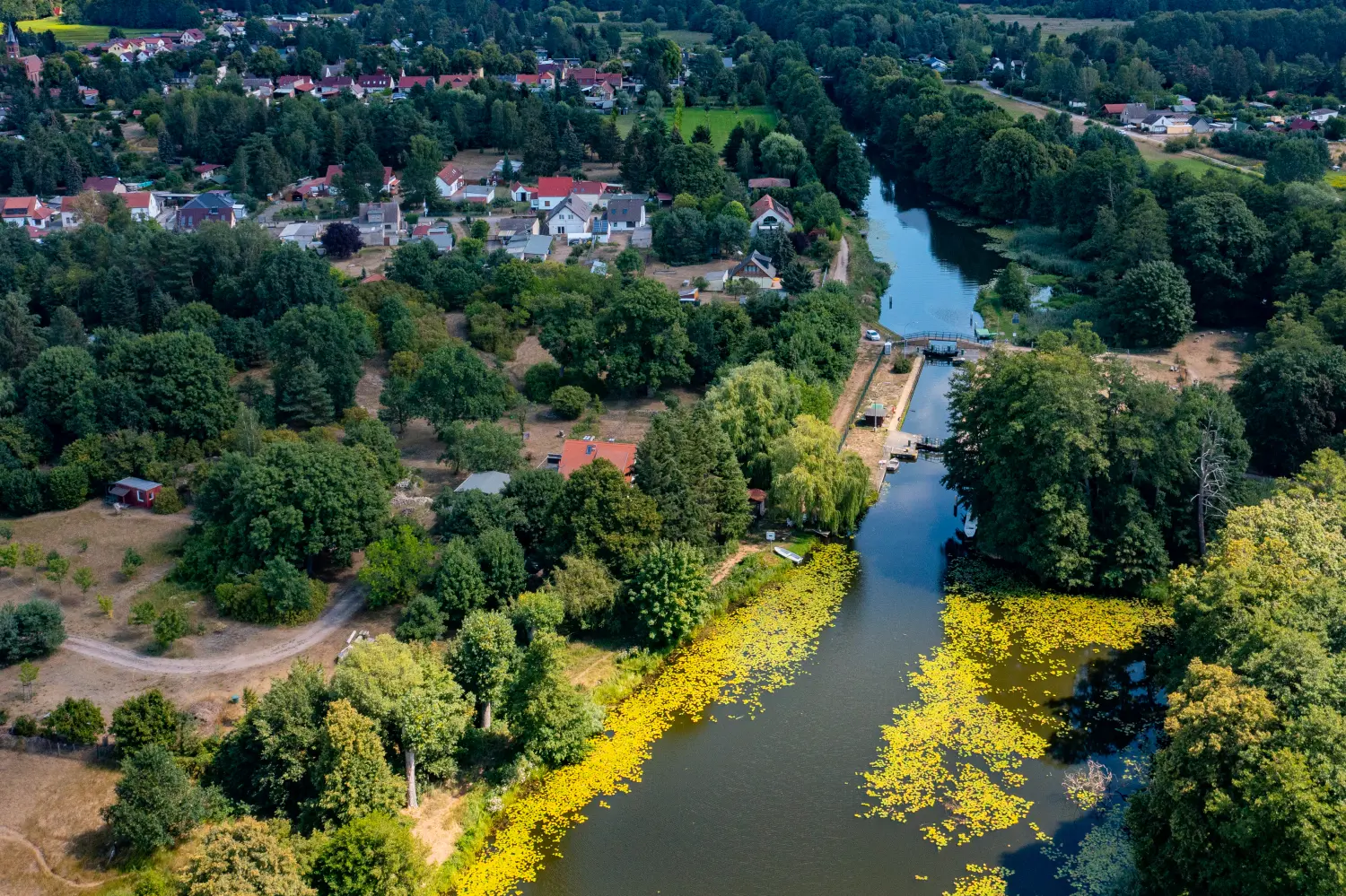 Drohnenblick, Luftbildaufnahmen von Häusern/Grundstücken