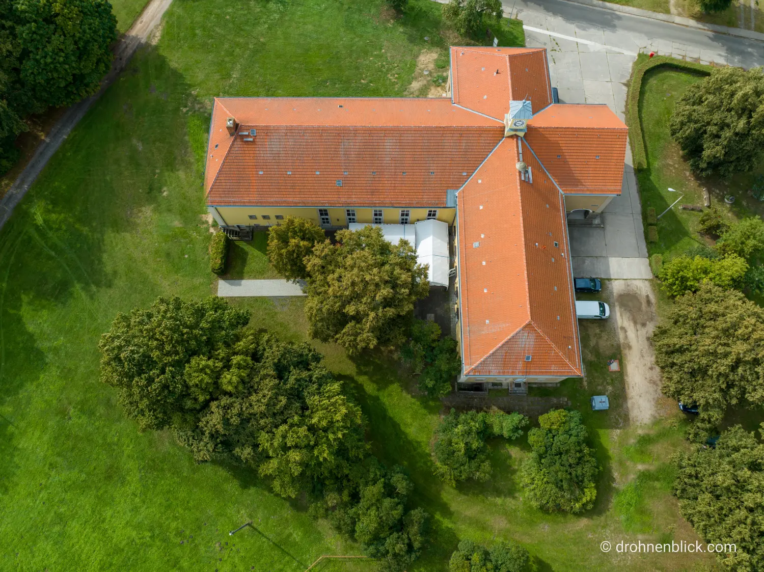 Drohnenblick, Luftbildaufnahmen von Häusern/Grundstücken