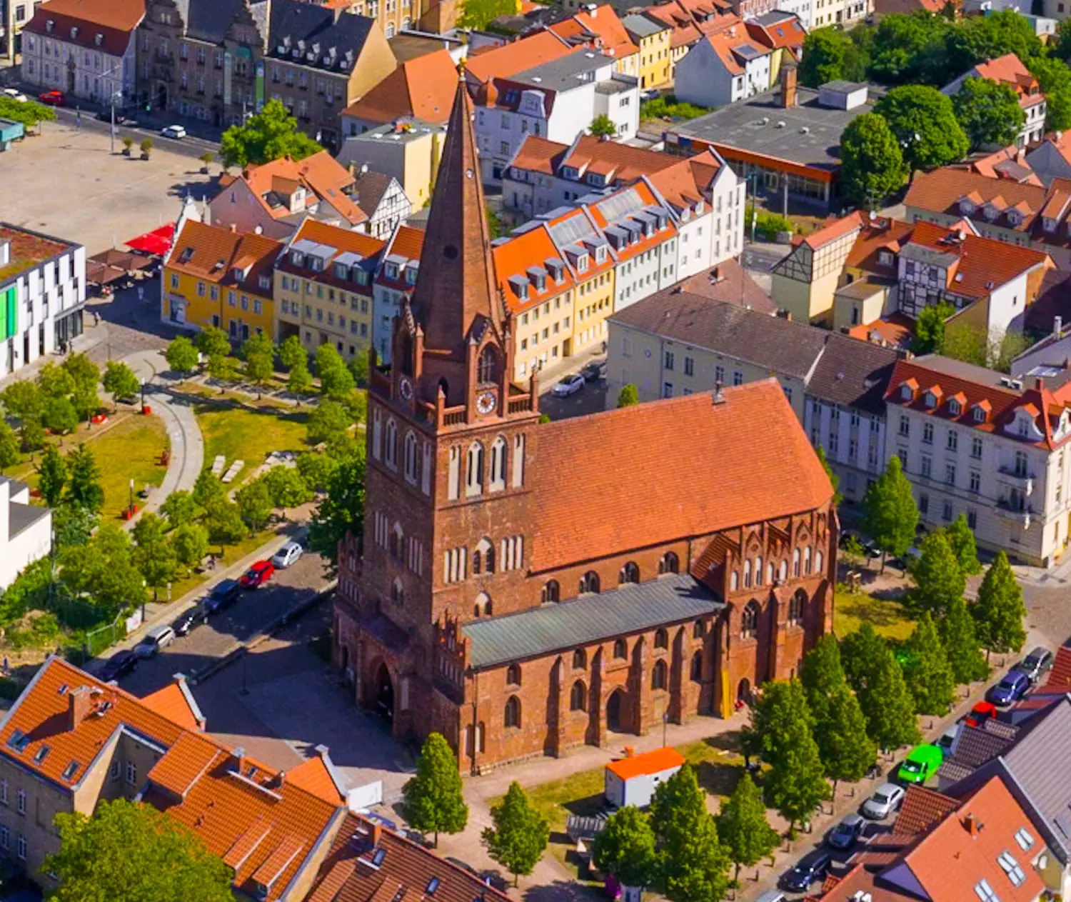 Drohnenblick, Luftbildaufnahmen von Häusern/Grundstücken