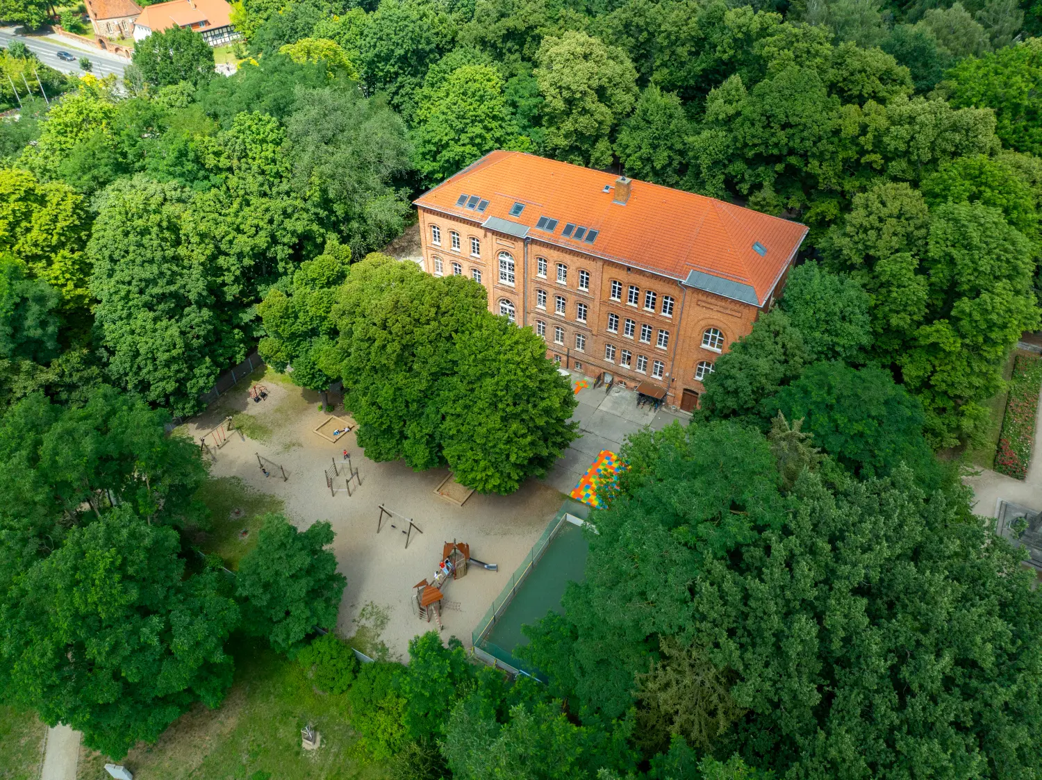 Drohnenblick, Luftbildaufnahmen von Häusern/Grundstücken