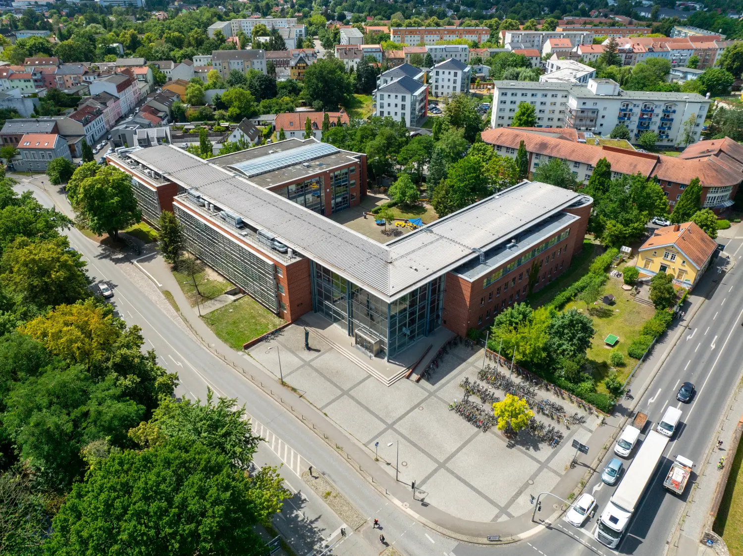 Drohnenblick, Luftbildaufnahmen von Häusern/Grundstücken