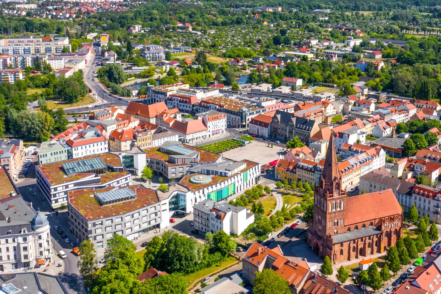 Drohnenblick, Luftbildaufnahmen von Häusern/Grundstücken